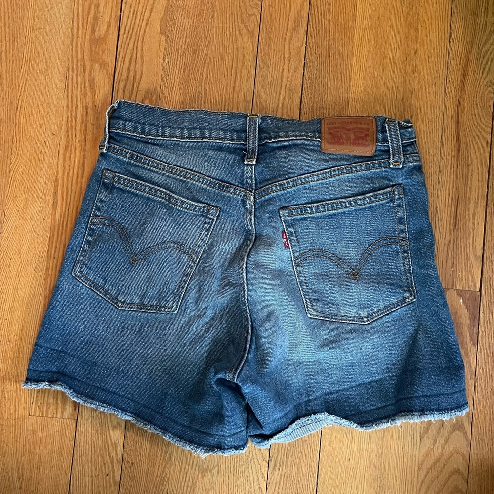 Levi shorts high rise button up medium wash 28